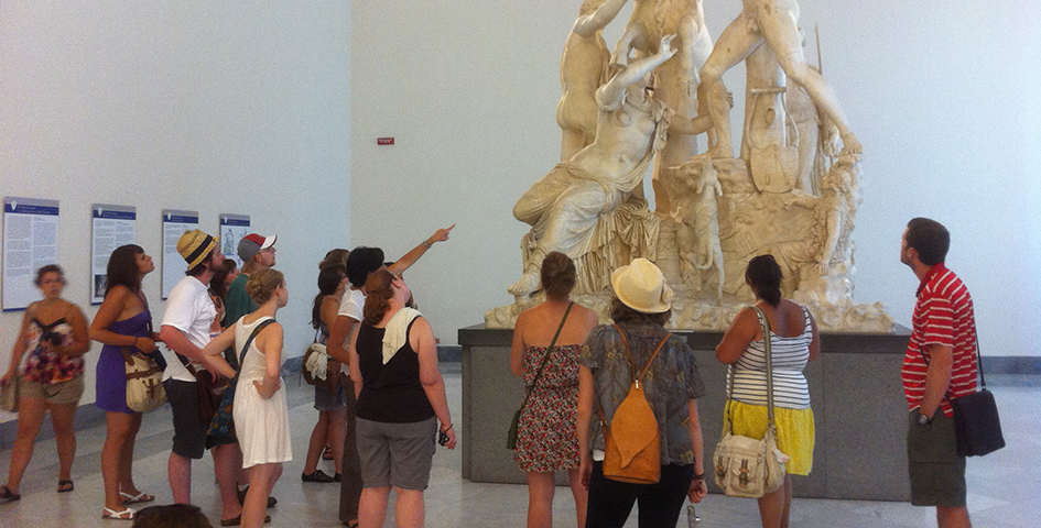 art history students visit an art gallery