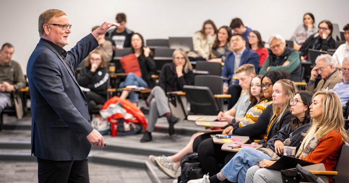 Stuart Hart presenting his lecture at the Bryan Dean forum