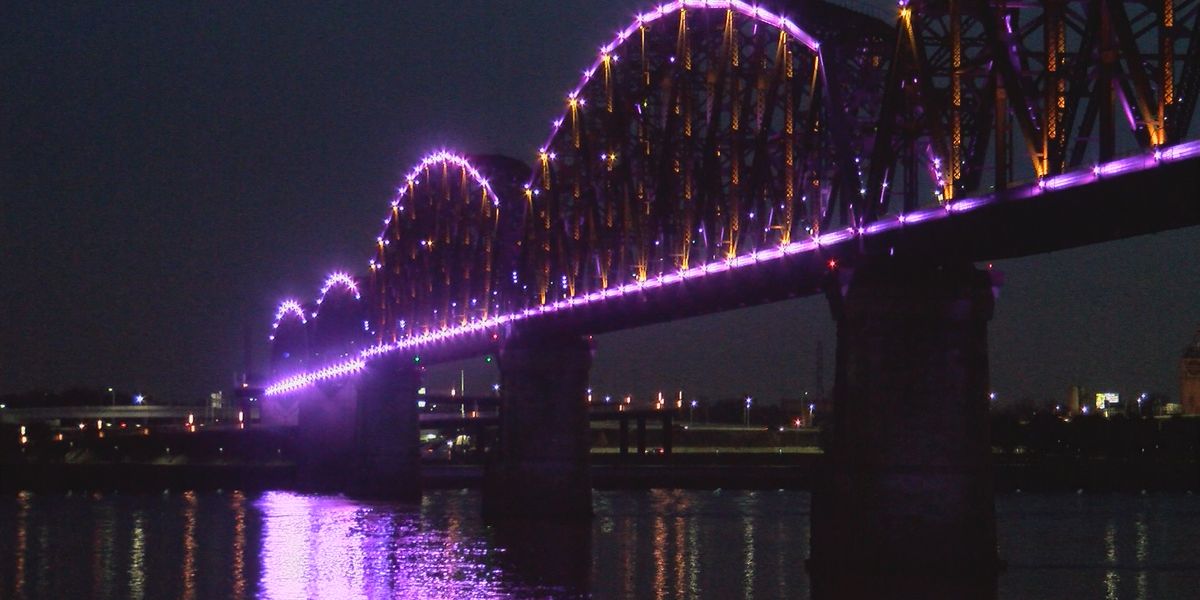 The Big Four bridge lights up in memory of Wayne Estopinal