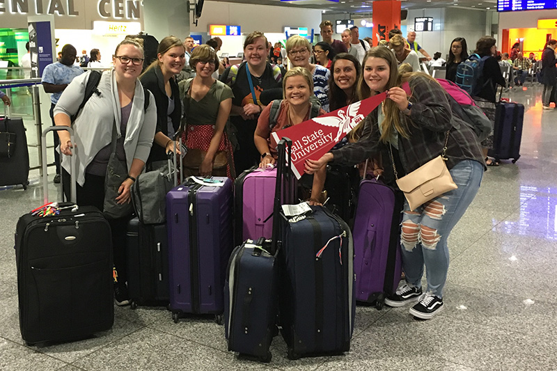 Study abroad students arrive at airport