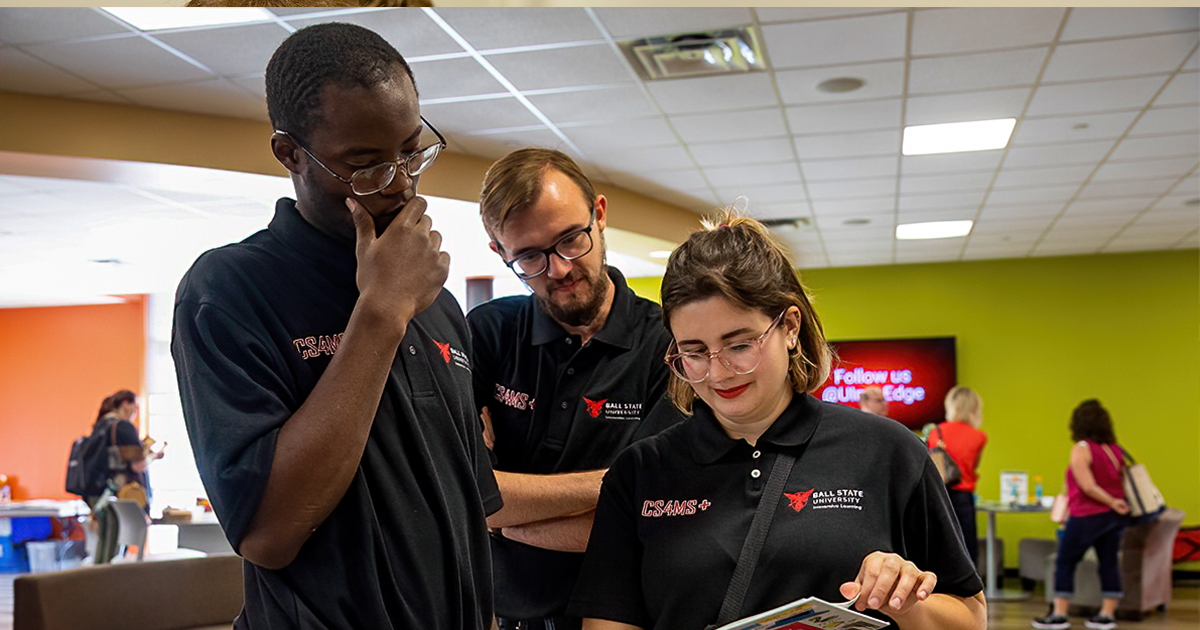Computer sciences students work together
