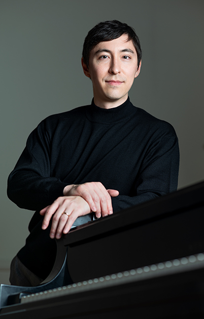 Pianist Sean Kennard