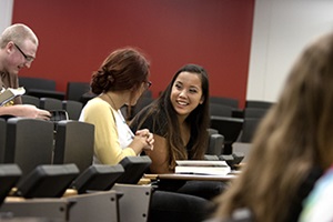 students discussing Freshman Common Reader