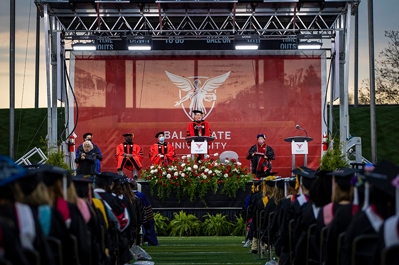President Mearns addresses graduates